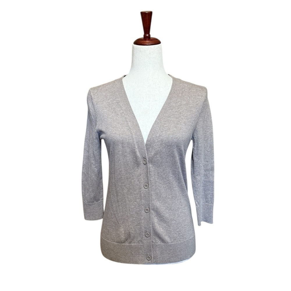 Gap V-Neck Women's Cardigan Sweater. Tan Taupe Size Small #1901